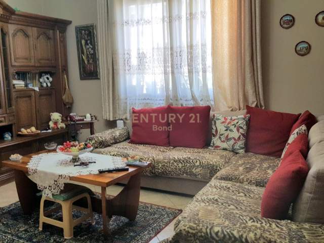 Tirane, shes apartament 2+1+BLK Kati 5, 81 m² 85.000 Euro (shkolla Siri Kodra)