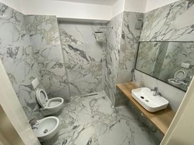 Tirane, jepet me qera apartament 2+1+BLK Kati 5, 105 m² 330 Euro (RRUGA DON BOSKO)
