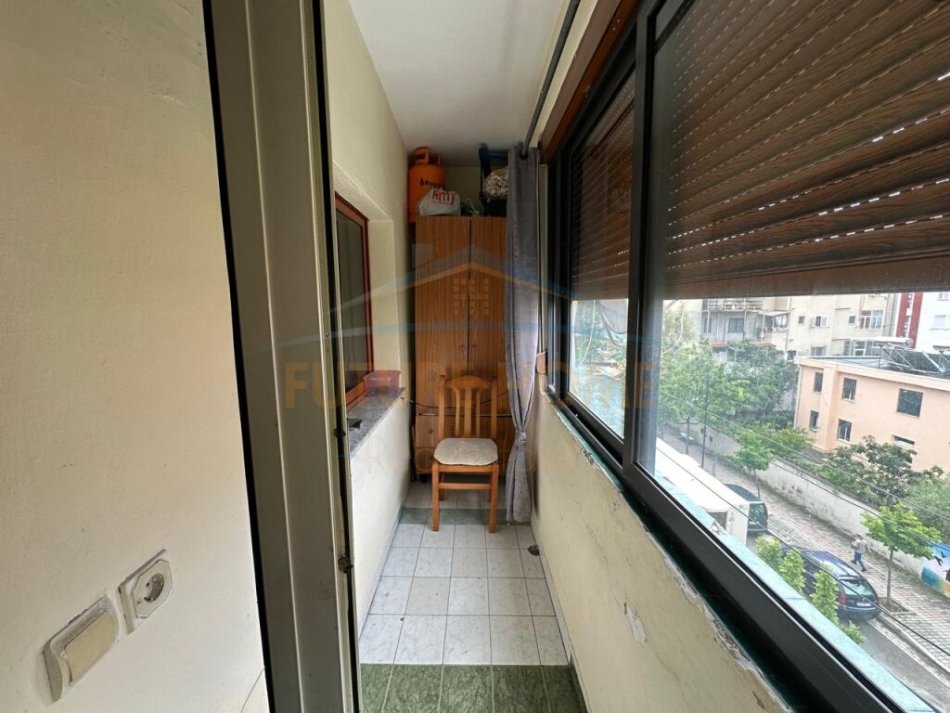 Durres, jepet me qera apartament 1+1+Ballkon, Kati 4, 60 m² 250 € (Tregu i vogel, Durres)