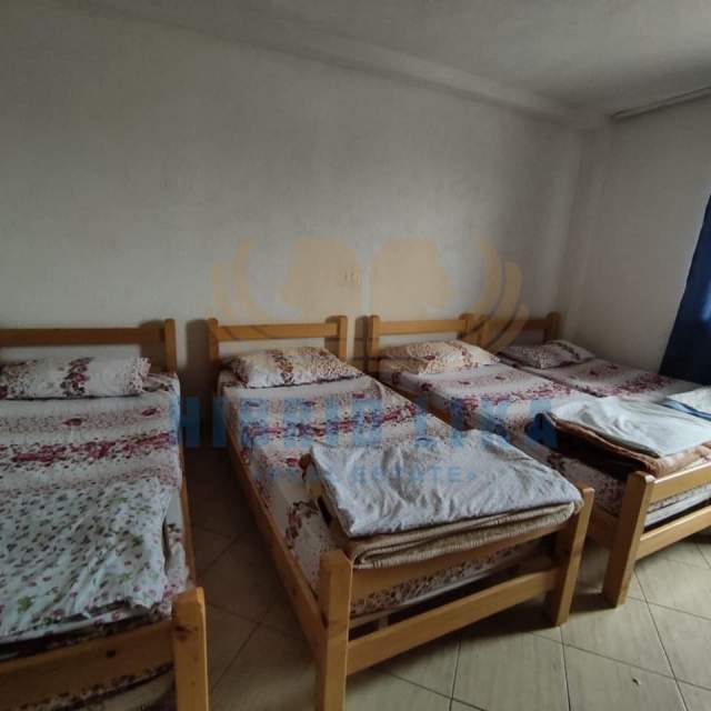 Golem, shes hotel Kati 4, 1.000 m² 320.000 Euro (Golem)