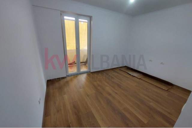 Tirane, shitet apartament 2+1+BLK Kati 7, 84 m² 125.000 Euro (Ish Fusha e Aviacionit)