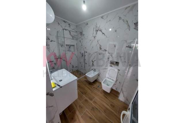 Tirane, shitet apartament 2+1+BLK Kati 7, 84 m² 125.000 Euro (Ish Fusha e Aviacionit)