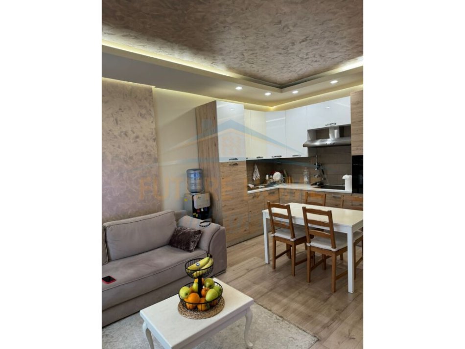 Tirane, jap me qera apartament 1+1 Kati 3, 70 m² 550 € (Ali Demi)