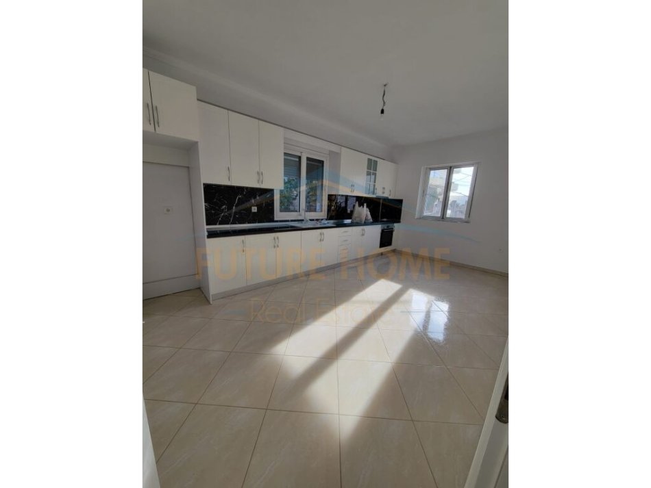 Tirane, jepet me qera apartament 2+1, Kati 2, 90 m² 400 € (Rruga Dalip Topi)