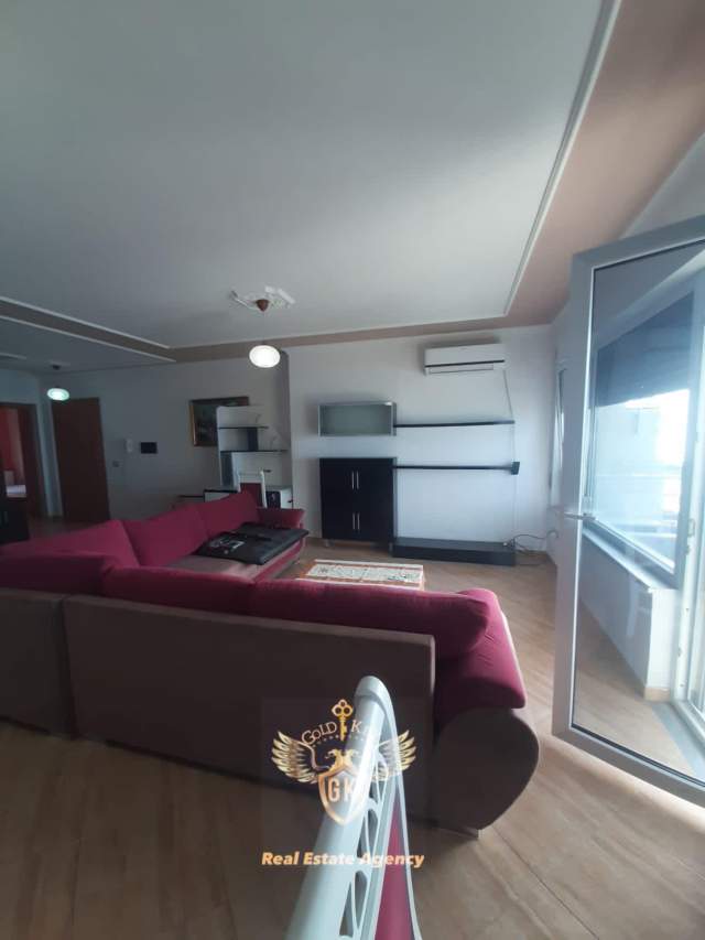 Durres, jepet me qera apartament 3+1+A+BLK Kati 5, 120 m² 400 Euro (CURRILA)