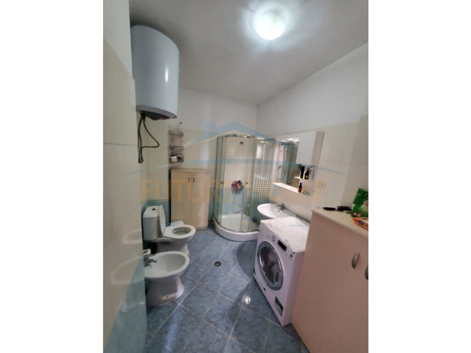 Tirane, jepet me qera apartament 1+1, Kati 5, 62 m² 300 € (fresk)