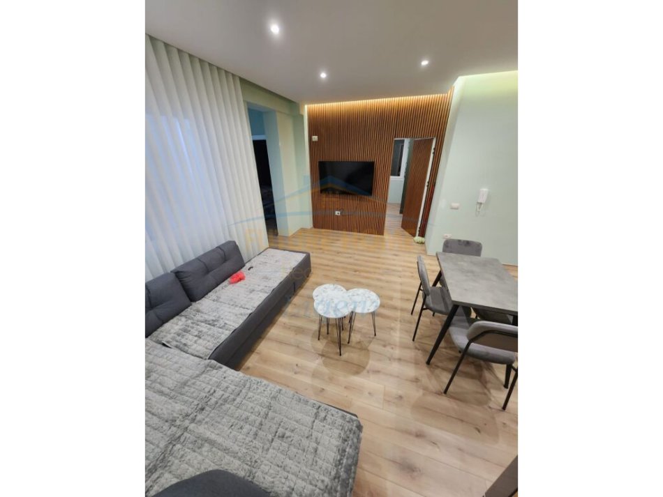 Tirane, shitet apartament 2+1+Ballkon, Kati 2, 90 m² 149,000 € (LIQENI I THAT)