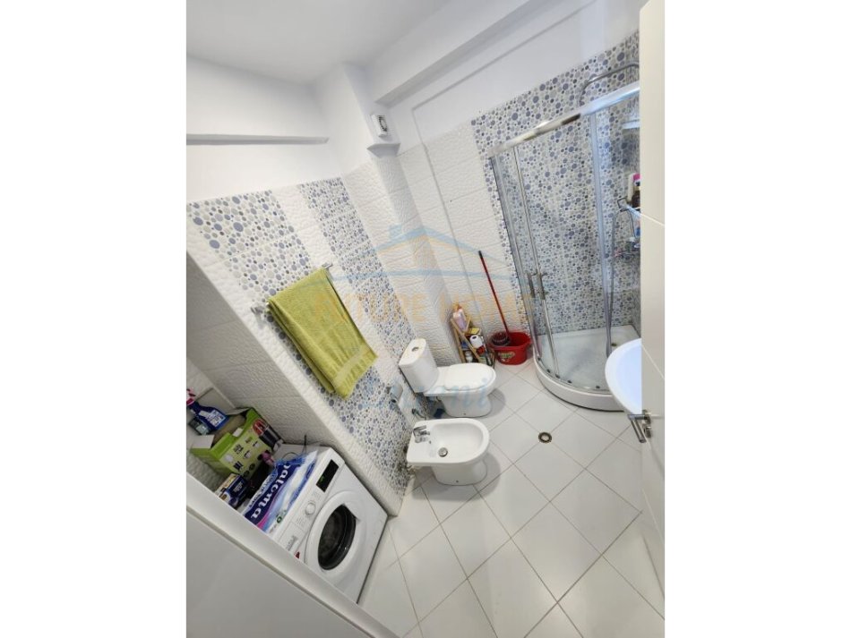Tirane, shitet apartament 2+1+Ballkon, Kati 2, 90 m² 149,000 € (LIQENI I THAT)