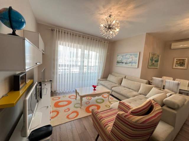 Tirane, jap me qera apartament 2+1+BLK Kati 10, 100 m² 600 Euro (Ish Hipoteka)