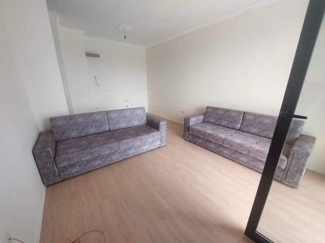 Tirane, ofert zyre Kati 6, 64 m² 350euro tek pediatria kompleksi ASL