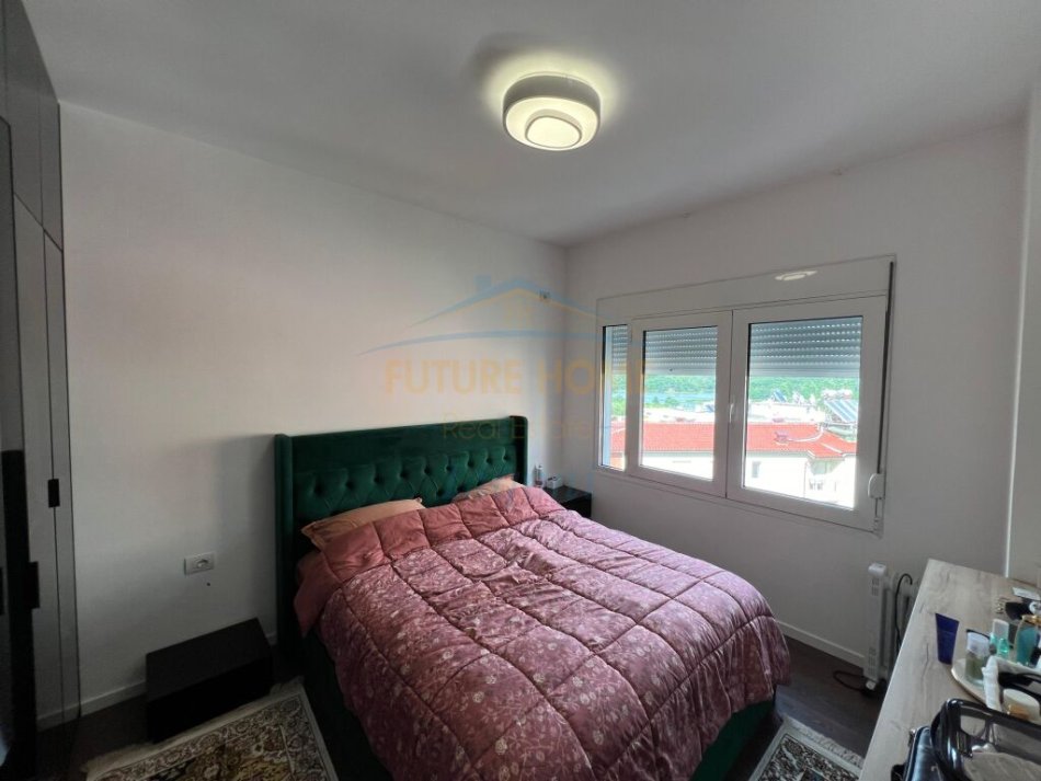 Tirane, shitet apartament 2+1+Ballkon Kati 5, 79 m² 175.000 € (Liqeni i Thate)