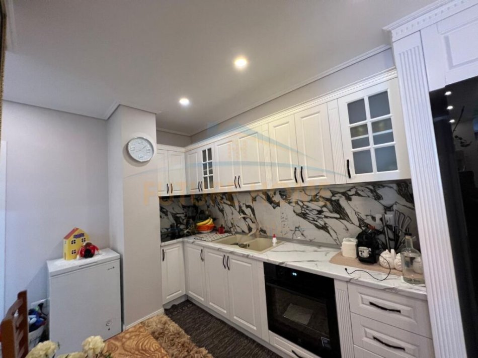 Durres, shitet apartament 2+1 Kati 3, 90 m² 150.000 € (Plazh Hekurudha, Durres)