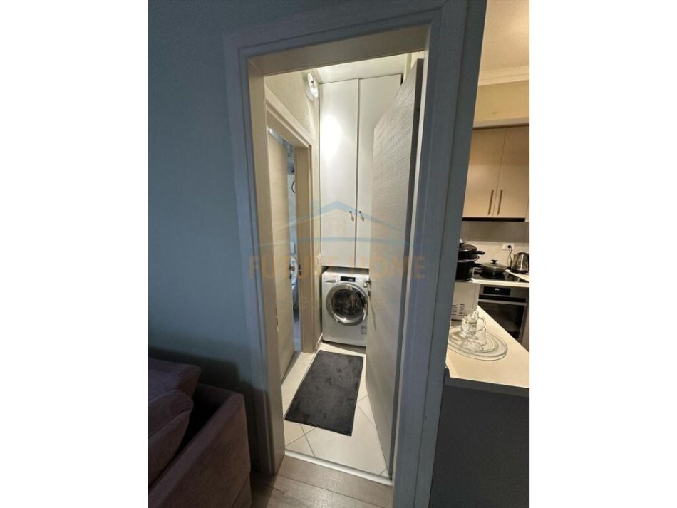 Tirane, jepet me qera apartament 1+1+Ballkon, Kati 4, 68 m² 600 € (Liqeni i Thate)