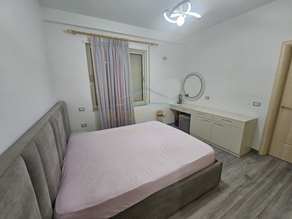 Tirane, shitet apartament 2+1+Ballkon, Kati 3, 96 m² 205,000 € (Liqeni i thate)
