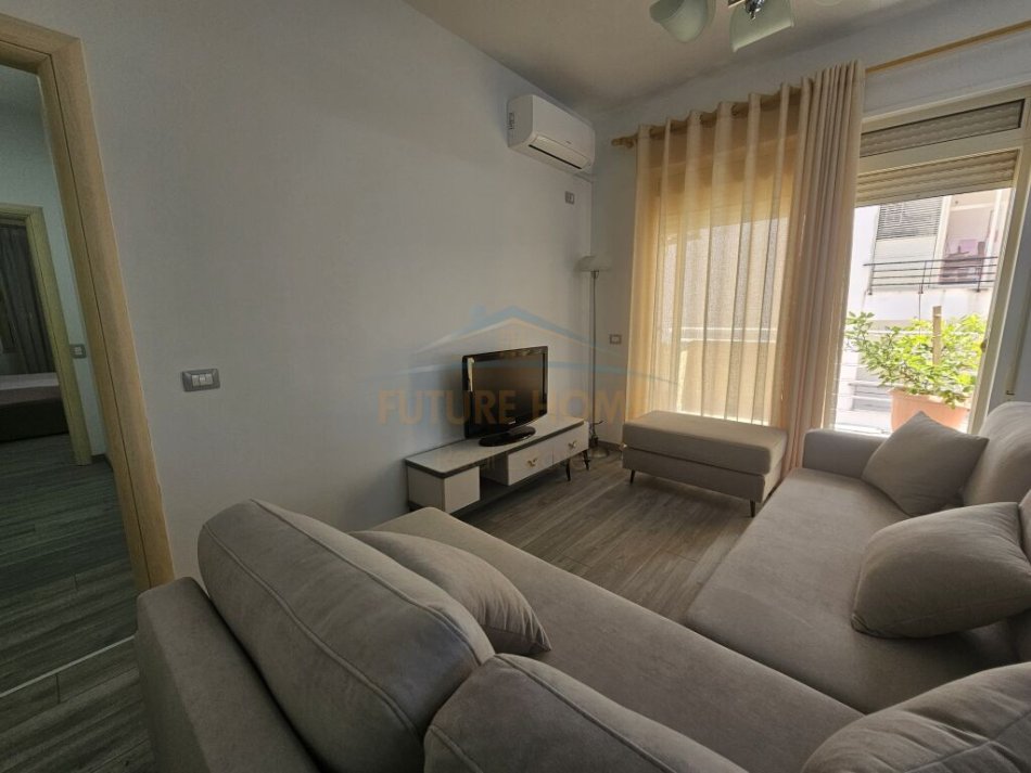 Tirane, shitet apartament 2+1+Ballkon, Kati 3, 96 m² 205,000 € (Liqeni i thate)