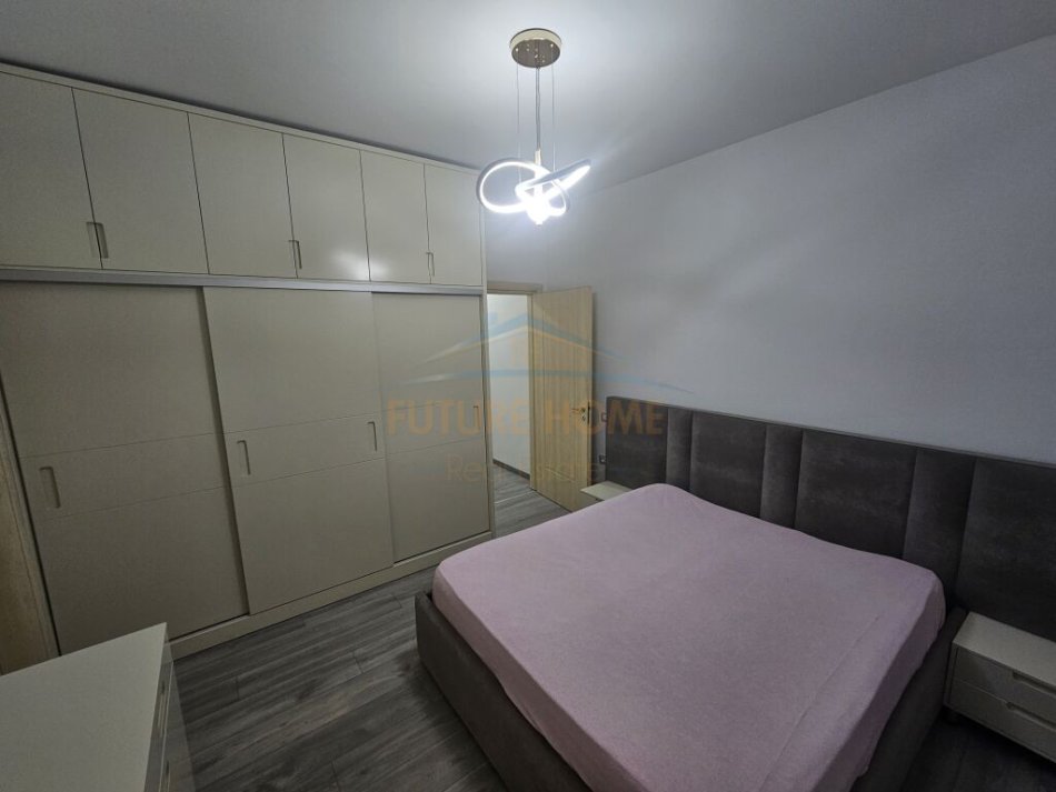 Tirane, shitet apartament 2+1+Ballkon, Kati 3, 96 m² 205,000 € (Liqeni i thate)
