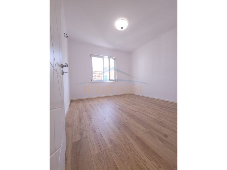Tirane, shitet apartament 2+1+Ballkon, Kati 7, 95 m² 210,000 € (Zogu i Zi)