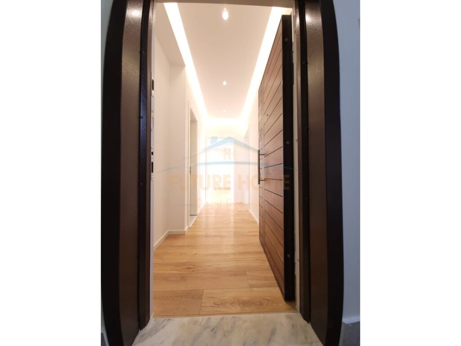 Tirane, shitet apartament 2+1+Ballkon, Kati 7, 95 m² 210,000 € (Zogu i Zi)