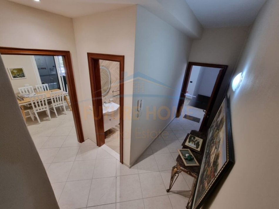 Durres, jepet me qera apartament duplex Kati 2, 120 m² 1.000 € (Prane Gjykates , Durres)
