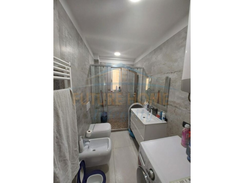 Tirane, shitet apartament 2+1+Aneks+Ballkon, Kati 4, 104 m² 220,000 € (ALI DEMI)