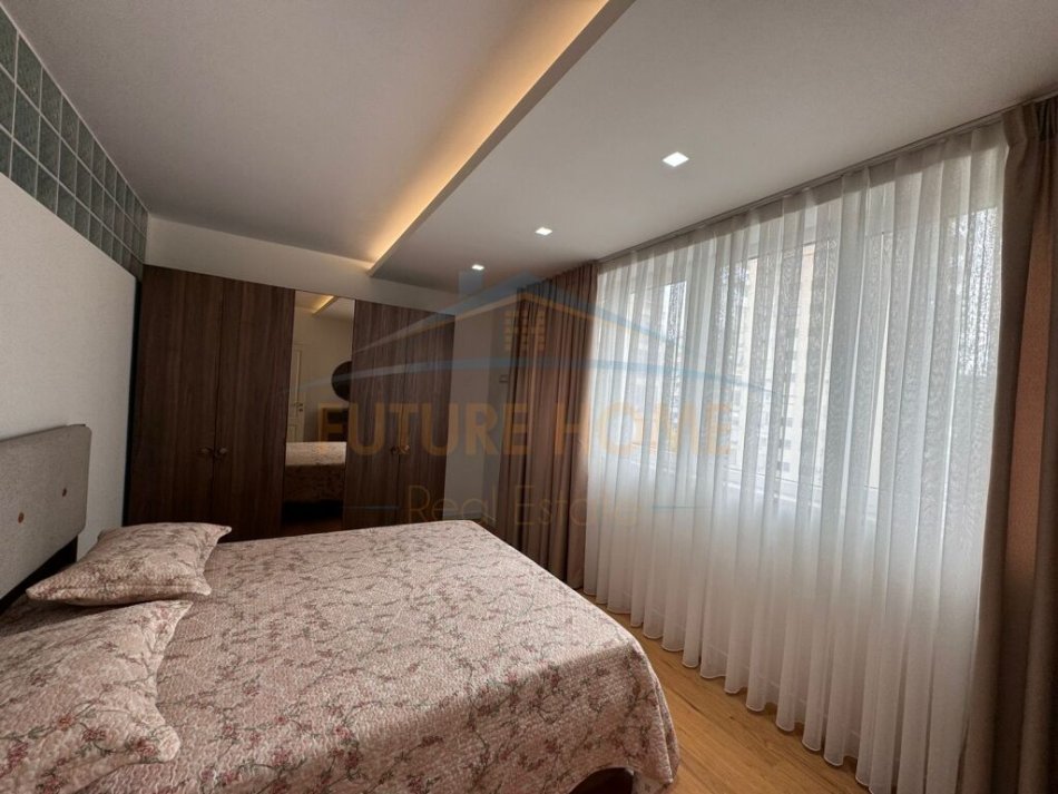 Tirane, jepet me qera apartament 2+1+Ballkon, Kati 5, 186 m² 2,000 € (Stadiumi Air Albania)