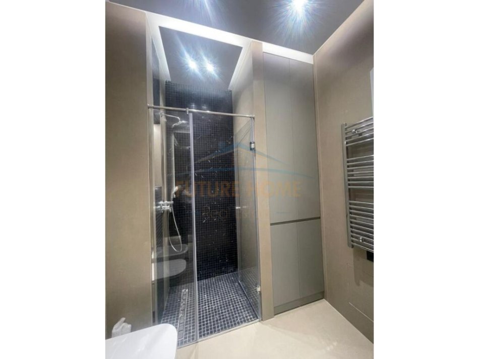Tirane, jepet me qera apartament 1+1, Kati 2, 76 m² 900 € (Rruga e Kavajes)