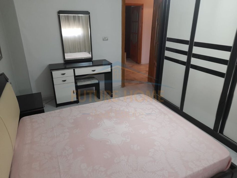 Durres, shitet apartament 3+1+Aneks+Ballkon Kati 3, 196 m² 140.000 € (Kryqi-Kuq , Durres)
