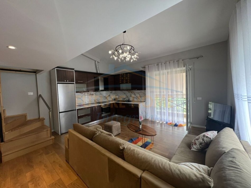 Tirane, jepet me qera apartament 2+1+Ballkon, Kati 4, 100 m² 500 € (Selite)