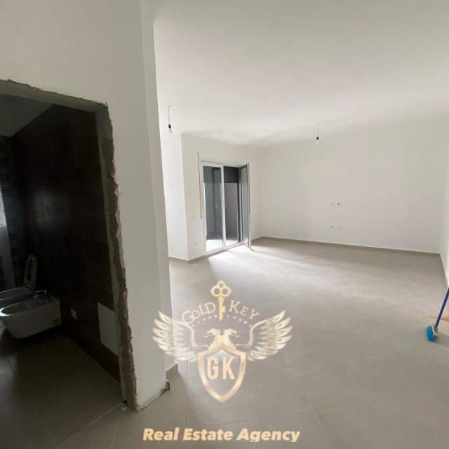 Durres, jap me qera apartament 2+1+A+BLK Kati 3, 116 m² 250 Euro (STADIUMI)