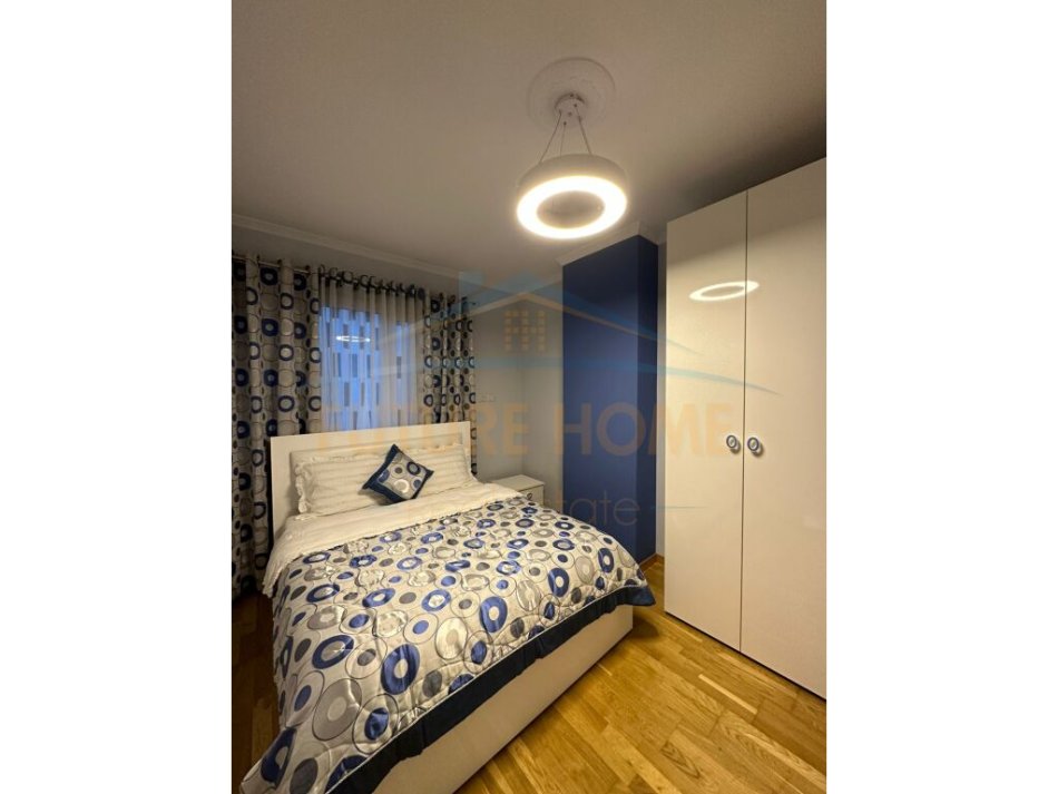 Tirane, jepet me qera apartament 2+1+Ballkon Kati 4, 96 m² 600 € (Unaza e Re)