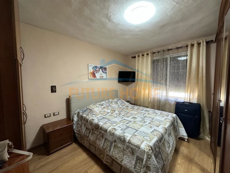 Tirane, shitet apartament 1+1+Ballkon Kati 4, 58 m² 110.000 € (Rruga e Durresit)