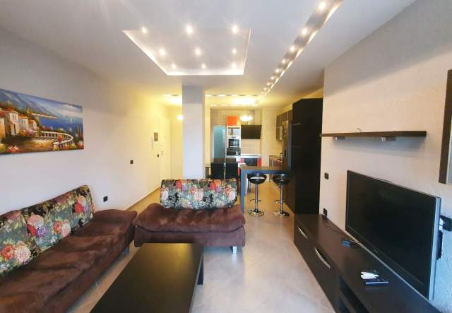 Tirane, jepet me qera apartament 114 m² 600 Euro