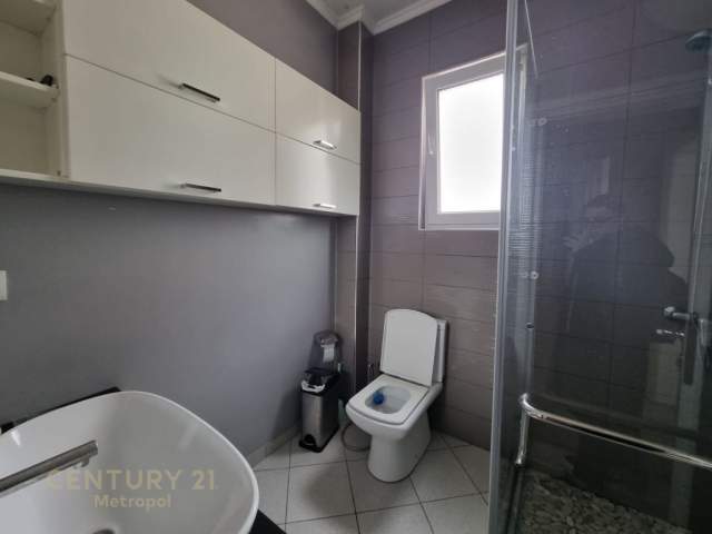 Tirane, jepet me qera shtepi 2+1+A+BLK Kati 2, 100 m² 450 Euro (Rruga Panorama)