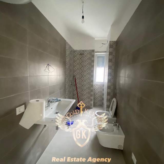 Durres, jap me qera apartament 2+1+A+BLK Kati 3, 116 m² 250 Euro (STADIUMI)