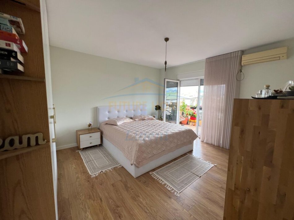 Tirane, jepet me qera apartament 2+1+Ballkon, Kati 4, 96 m² 800 € (Liqeni i Thate)