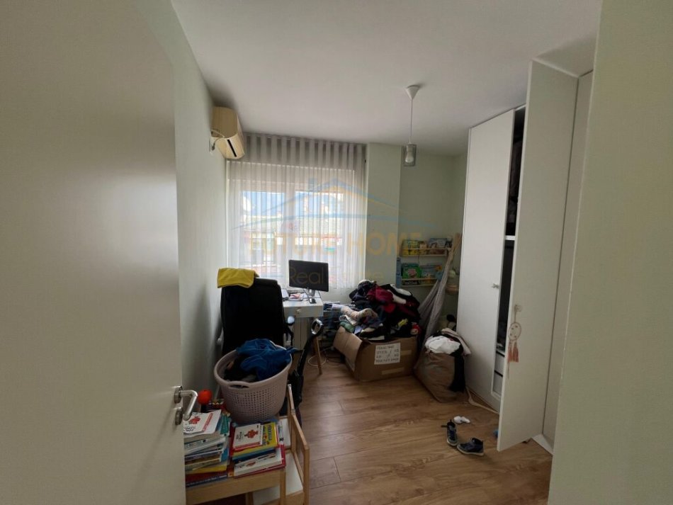 Tirane, jepet me qera apartament 2+1, Kati 4, 96 m² 800 € (Liqeni i Thate)