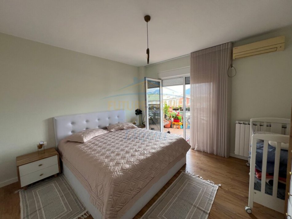 Tirane, jepet me qera apartament 2+1, Kati 4, 96 m² 800 € (Liqeni i Thate)