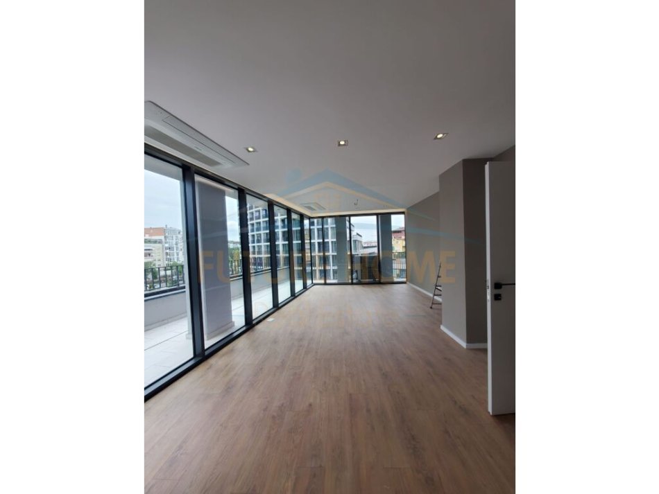 Tirane, jepet me qera apartament 2+1 Kati 3, 105 m² 1.300 € (Depo, Lake View)
