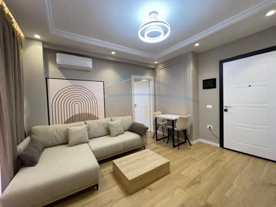 Tirane, shitet apartament 1+1 , 54 m² 148.000 € (21 Dhjetori)