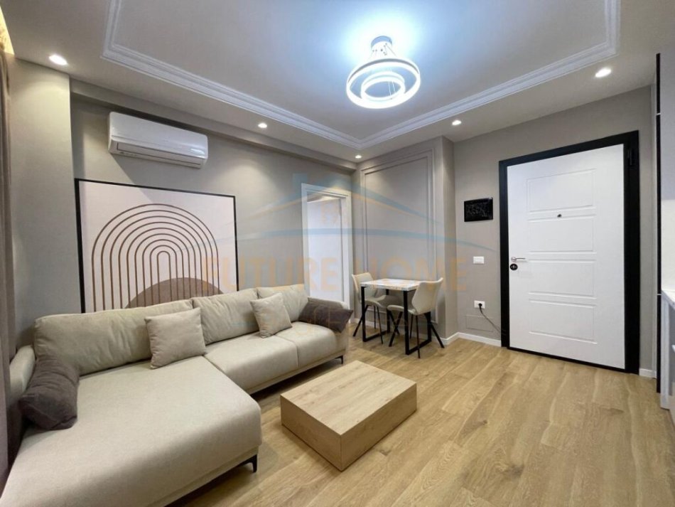 Tirane, shitet apartament 1+1+Ballkon Kati 3, 54 m² 145,000 € (21 Dhjetori)