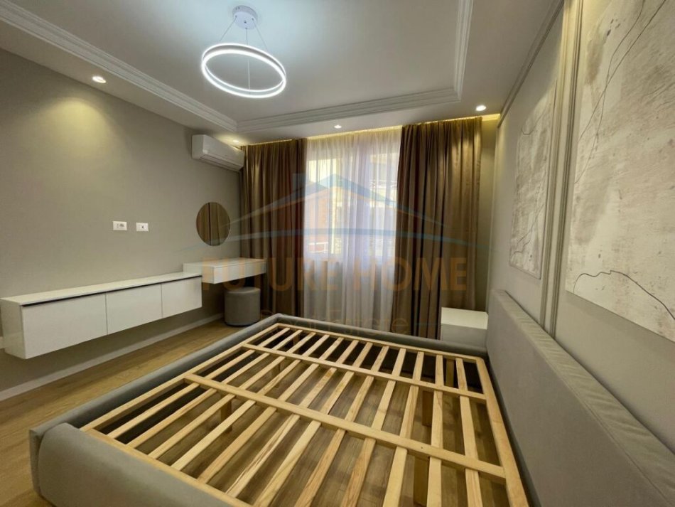 Tirane, shitet apartament 1+1+Ballkon Kati 3, 54 m² 145,000 € (21 Dhjetori)