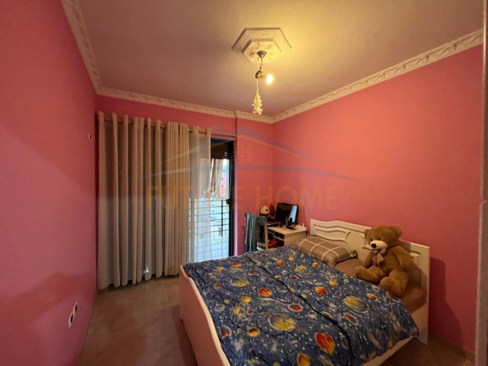 Tirane, shes apartament 2+1+Ballkon Kati 7, 104 m² 130.000 € (rruga loni ligori astir)