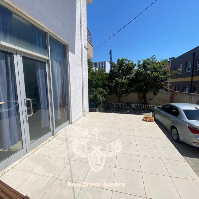 Durres, shes ambjent biznesi Kati 3,  (LAGJA 7 SHKOLLA EFTALI KOCI)