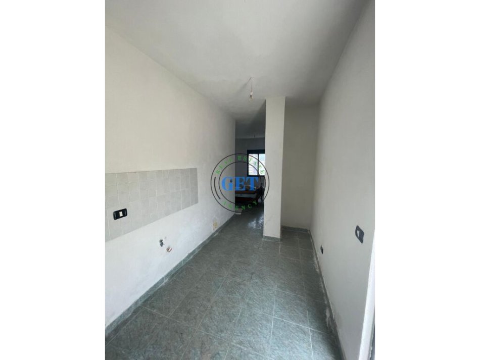 Durres, shitet apartament 1+1, Kati 6, 146 m² 80,000 € (Plazh Hekurudha)