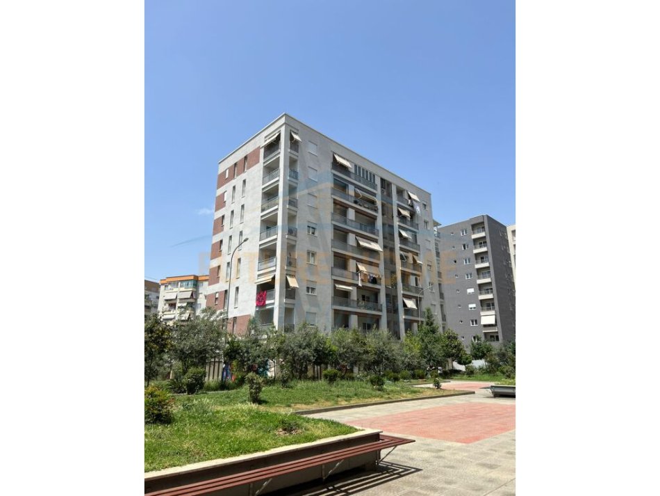 Tirane, shitet apartament 2+1+Ballkon Kati 7, 97 m² 235,000 € (Komuna e Parisit)