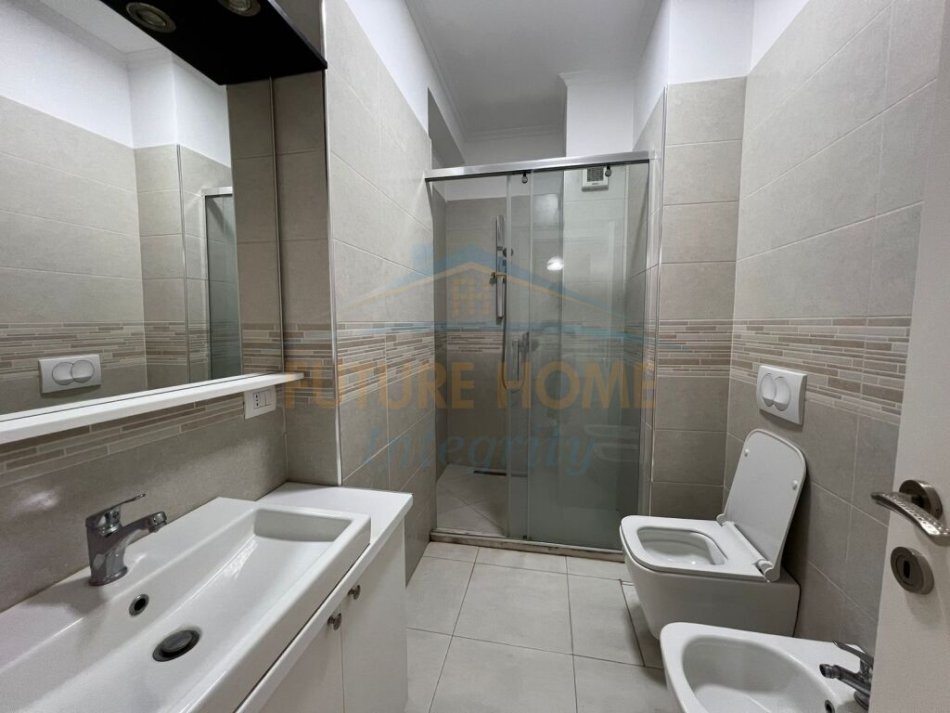 Tirane, shitet apartament 2+1+Ballkon Kati 7, 97 m² 239,000 € 