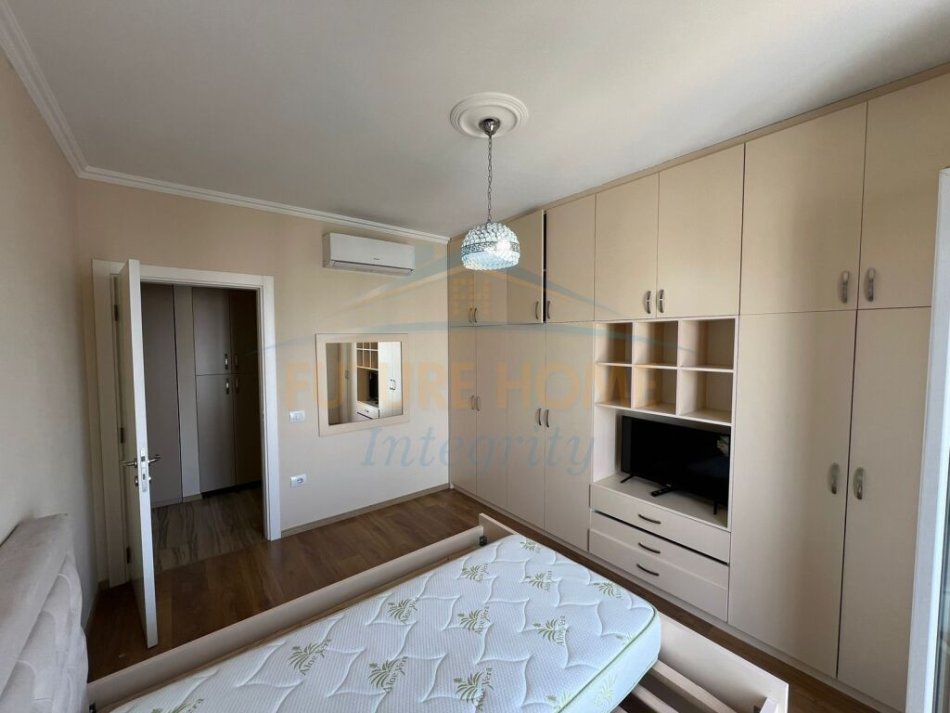 Tirane, shitet apartament 2+1+Ballkon Kati 7, 97 m² 239,000 € 