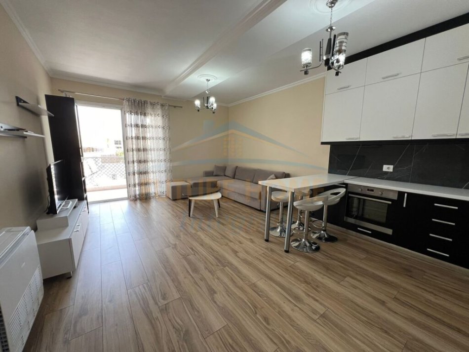 Tirane, shitet apartament 2+1+Ballkon Kati 7, 97 m² 239,000 € 