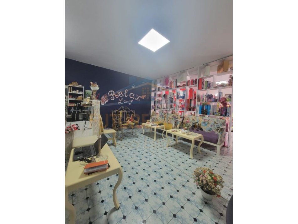 Tirane, shitet ambjent biznesi Kati 0, 60 m² (Rruga Gramozi Institut