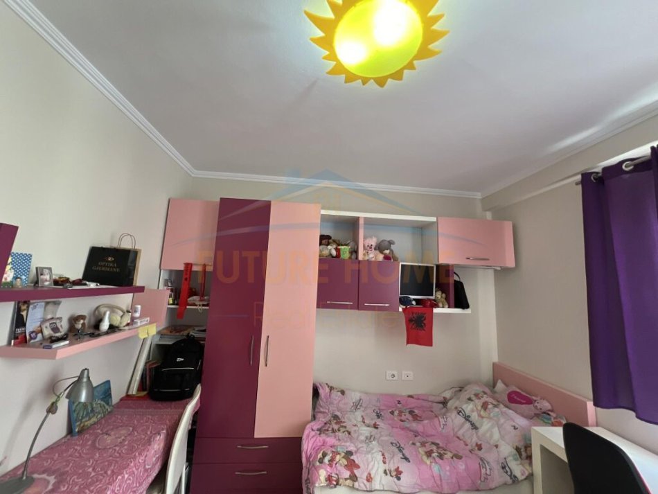 Tirane, shitet apartament 2+1 Kati 5, 99 m² 137,000 € (YZBERISHT)